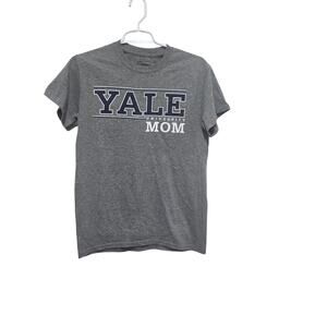 Campus Customs Yale University Mom Graphic Tee Size S